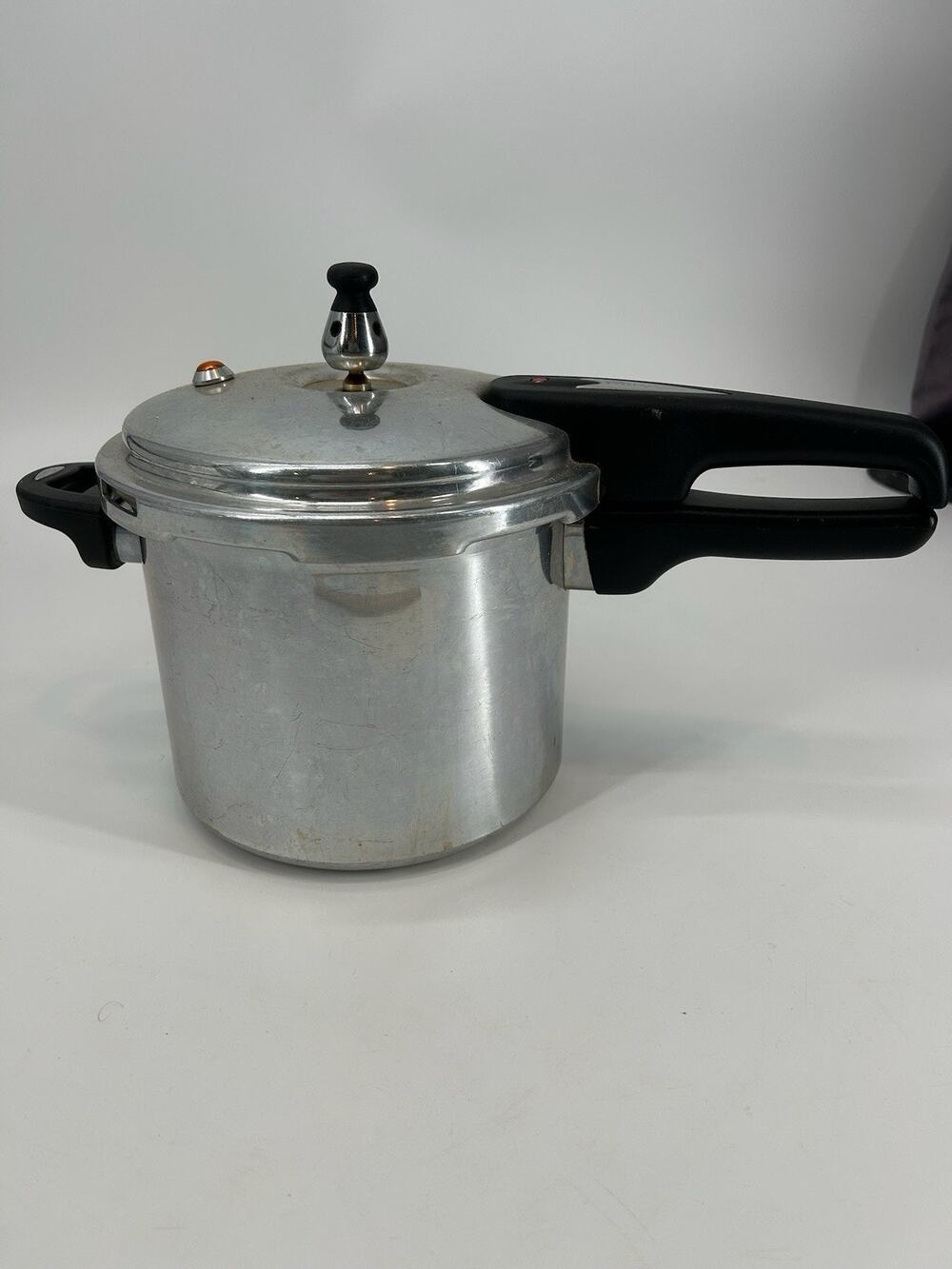Mirro 92140 4-Qt Aluminum Pressure Cooker Made in USA